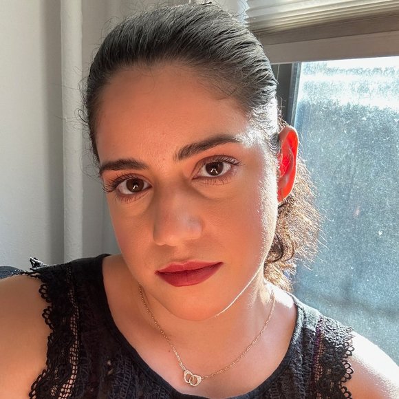 Meet your Posher, Sara - Picture 1 of 1